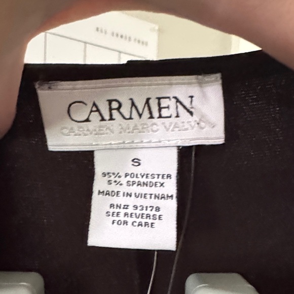 Carmen Marc Valvo Black V-Neck Blouse - Picture 2 of 8